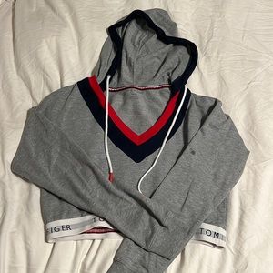 Tommy Hilfiger crop